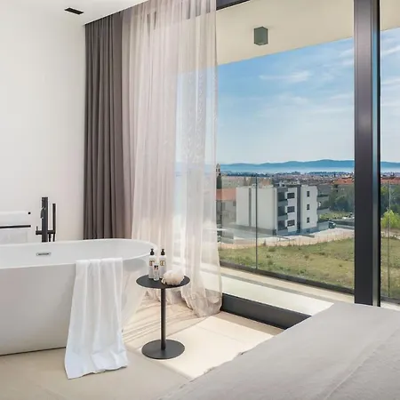 22 Zadarvillas 别墅