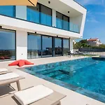 22 Zadarvillas Вилла *