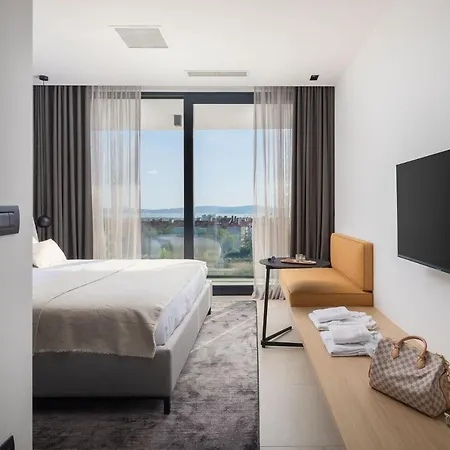 22 Zadarvillas Βίλα *